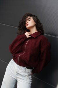 ЗАМШЕВАЯ КУРТКА С ПЛЕТЕНИЕМ INTRECCIATO ЦВЕТ ВИШНЯ - 57119